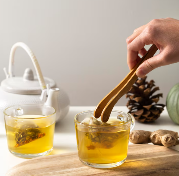 每天看著原料進廠的人，更清楚苦茶油成分差在哪